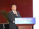 Mesnac chairman Yuan Zhongxue speaks at the contract signing ceremony